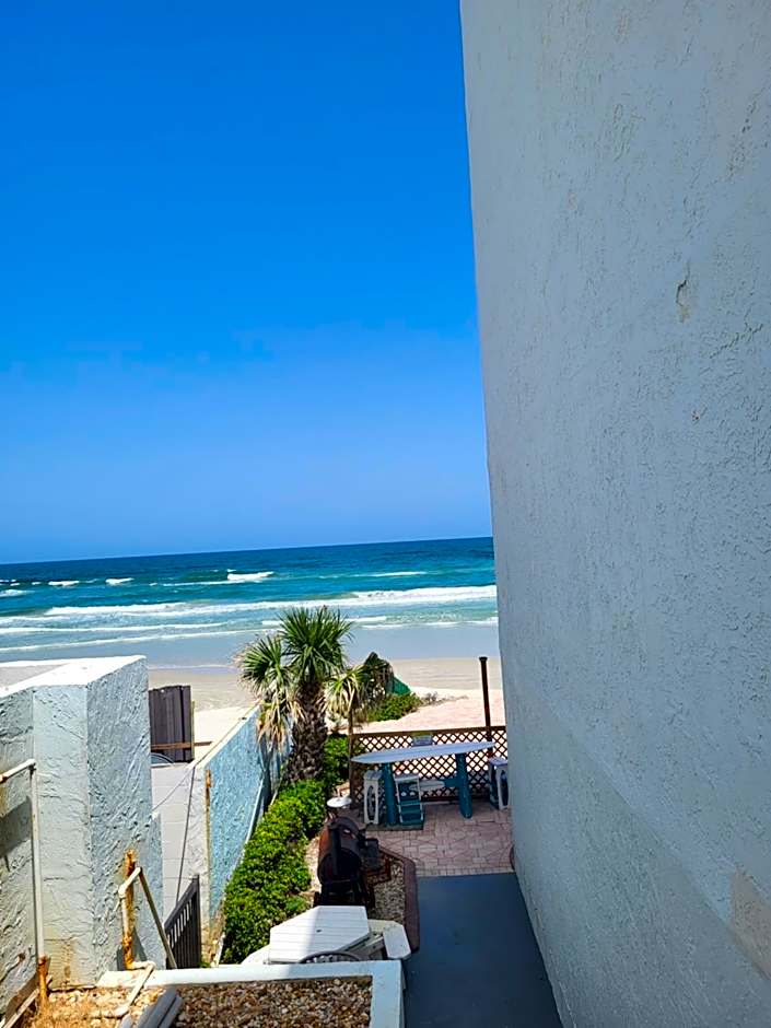 Beachside Hotel