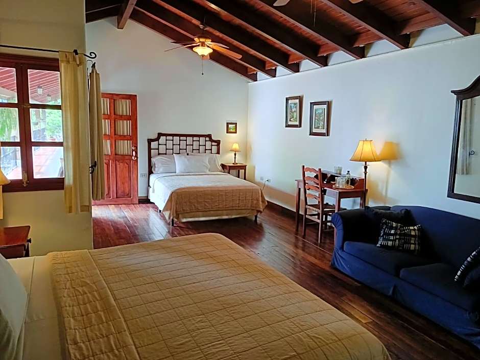 Hotel Don Udos Bed & Breakfast