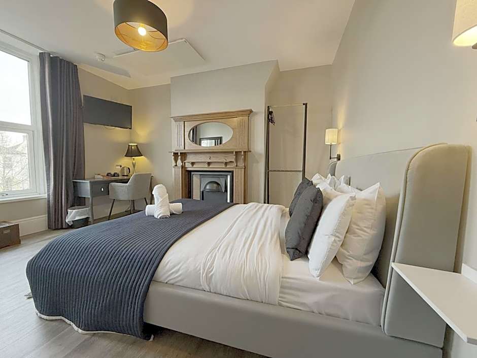 Number One Hundred Bed And Breakfast