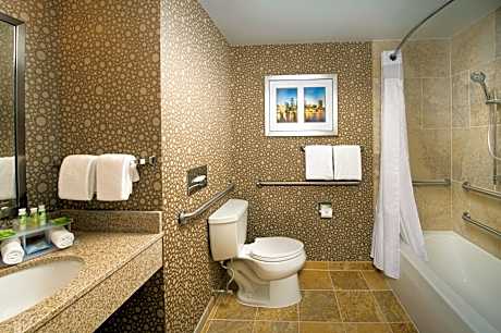 1 Double Bed Standard Comm Access Tub