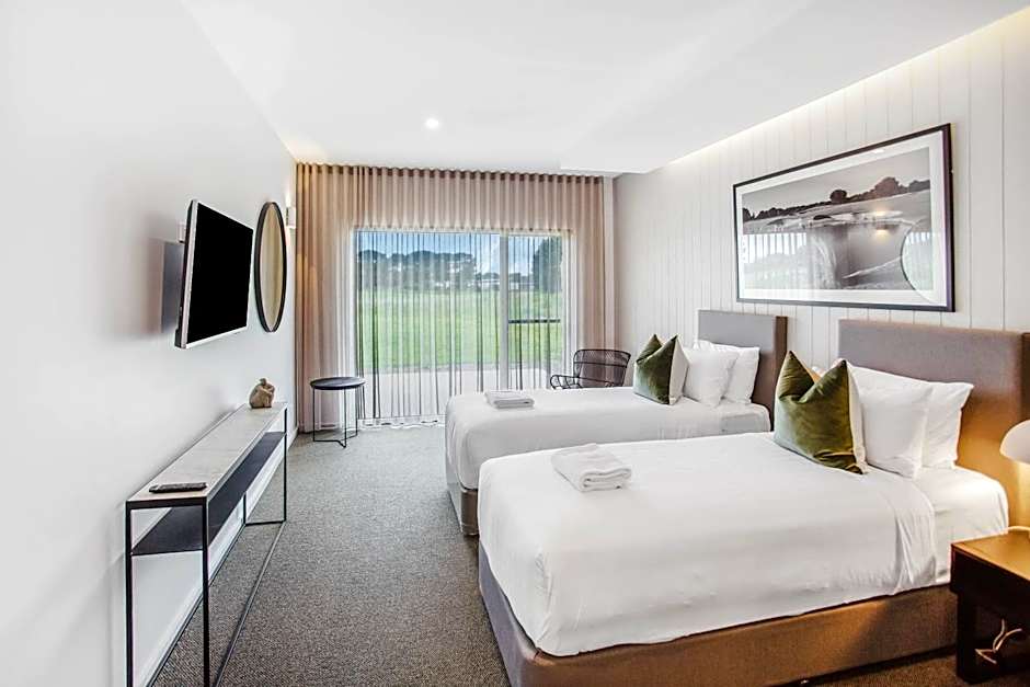 13th Beach Golf Lodges