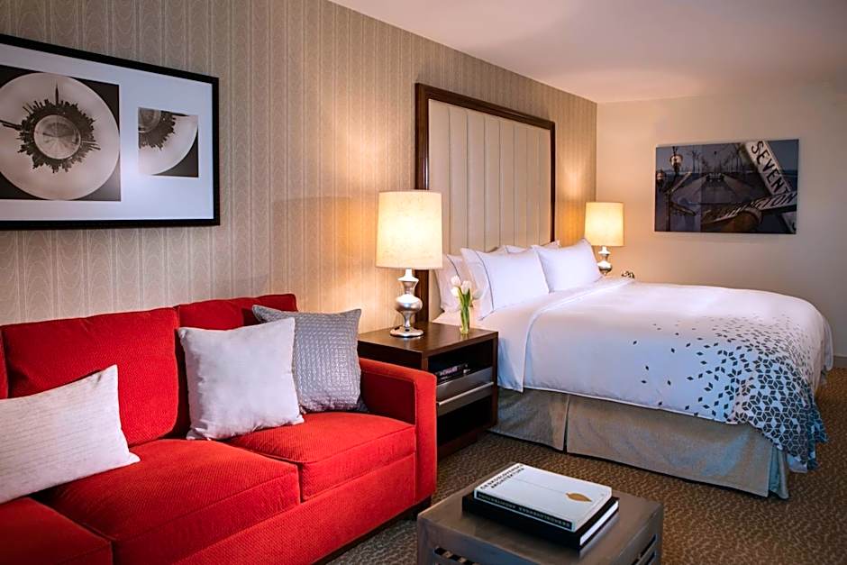 Renaissance by Marriott Newark Airport Hotel