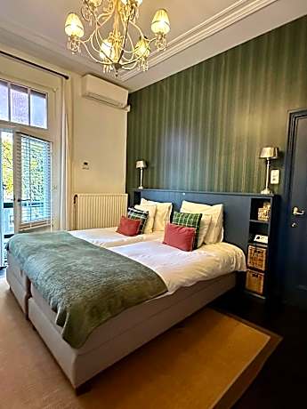 Deluxe Double Room with Shower