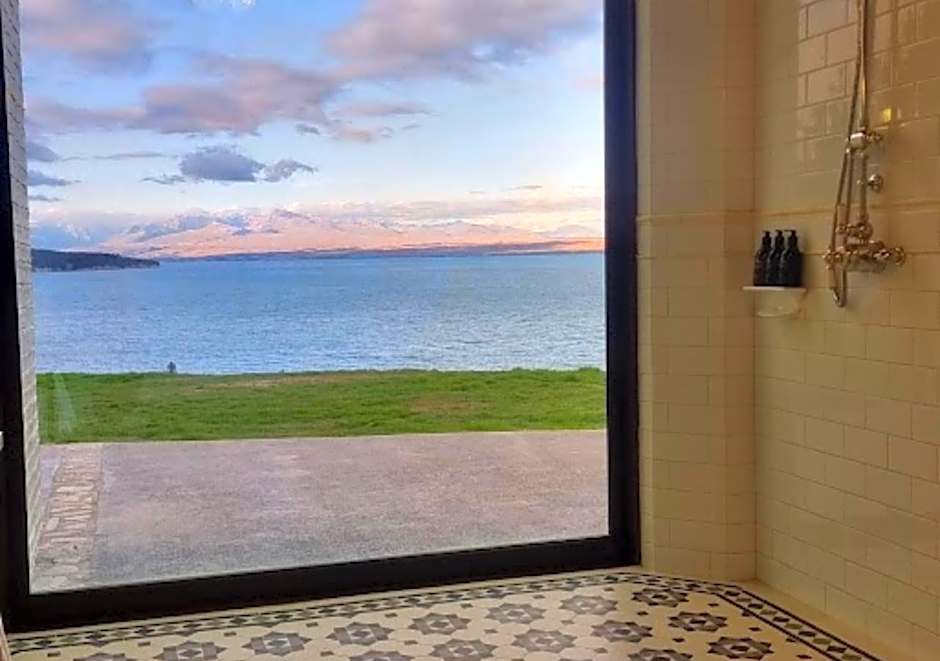 Mt Cook Lakeside Retreat