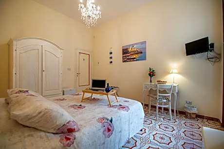 Double Room with Private External Bathroom