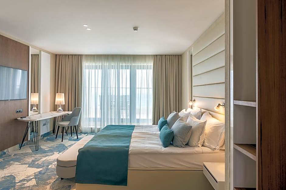 Astoria Hotel All Inclusive- Private Beach & Beach Club