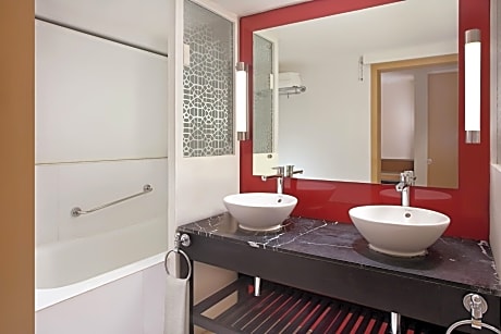 Club Suite, 1 Bedroom (1 King Bed)