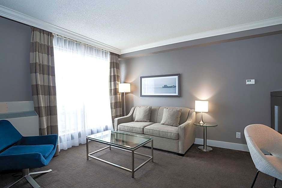 Sandman Signature Mississauga Hotel