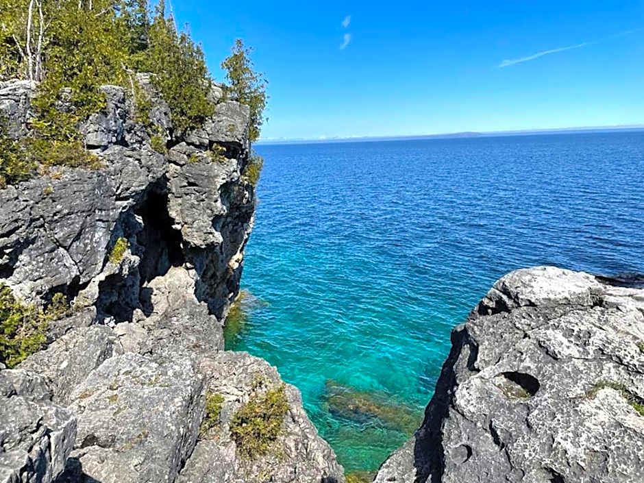 Stunning waterfront w spa dog run