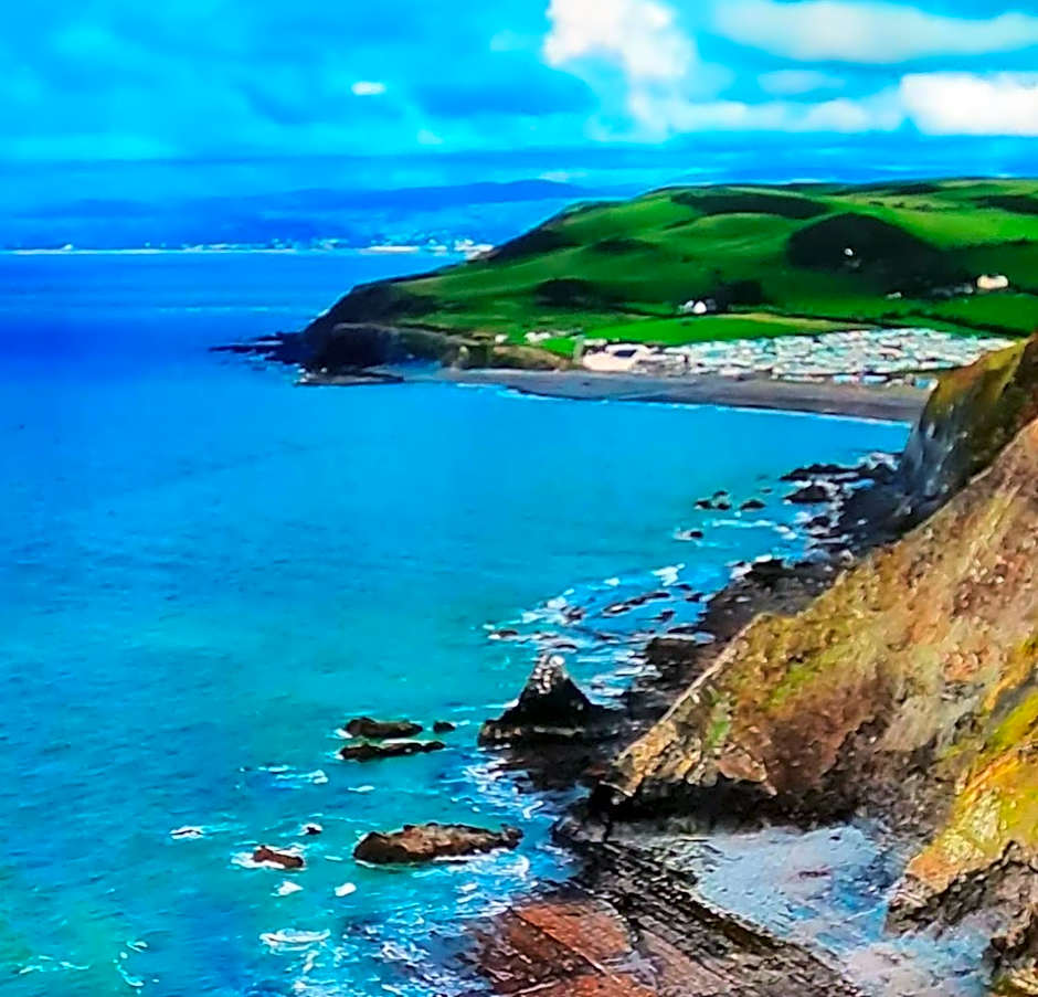 Hilltop Hideaway 2 Bed Caravan with Panoramic Town Scenery in Aberystwyth Holiday Village F8