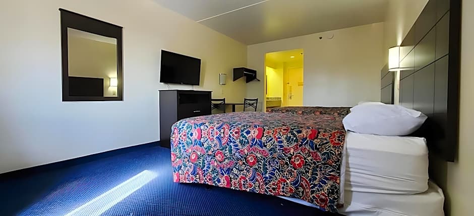Plano Inn & Suites