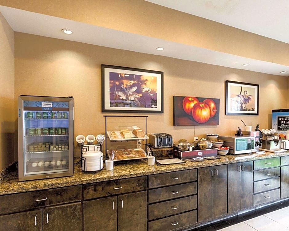 Comfort Inn & Suites