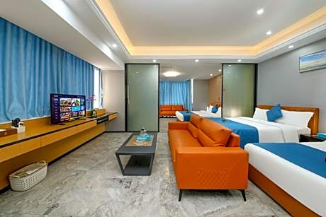 Deluxe Two-Bedroom Apartment