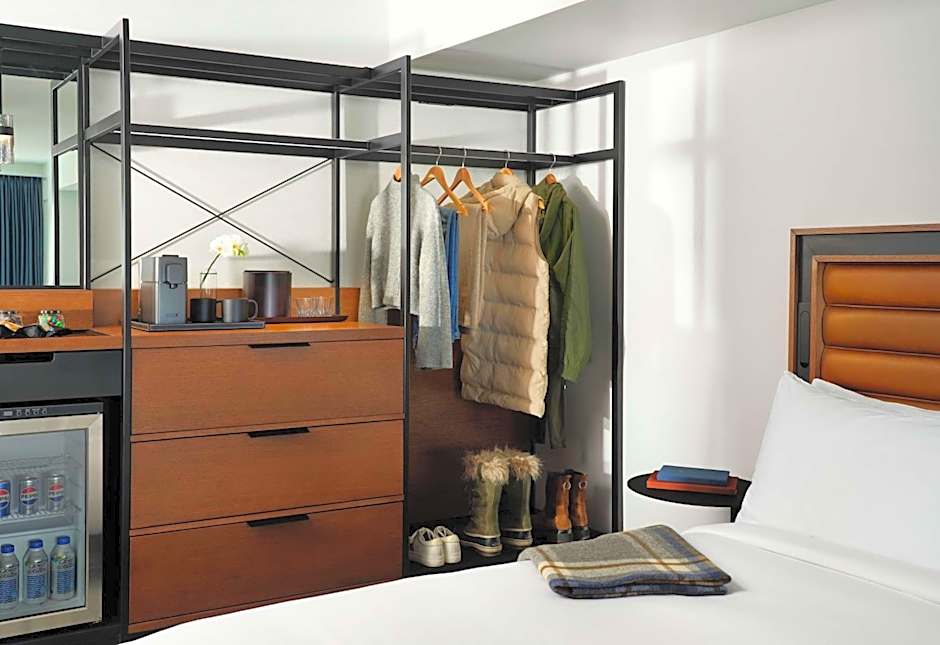 Hotel Alpenrock Breckenridge, Curio Collection by Hilton