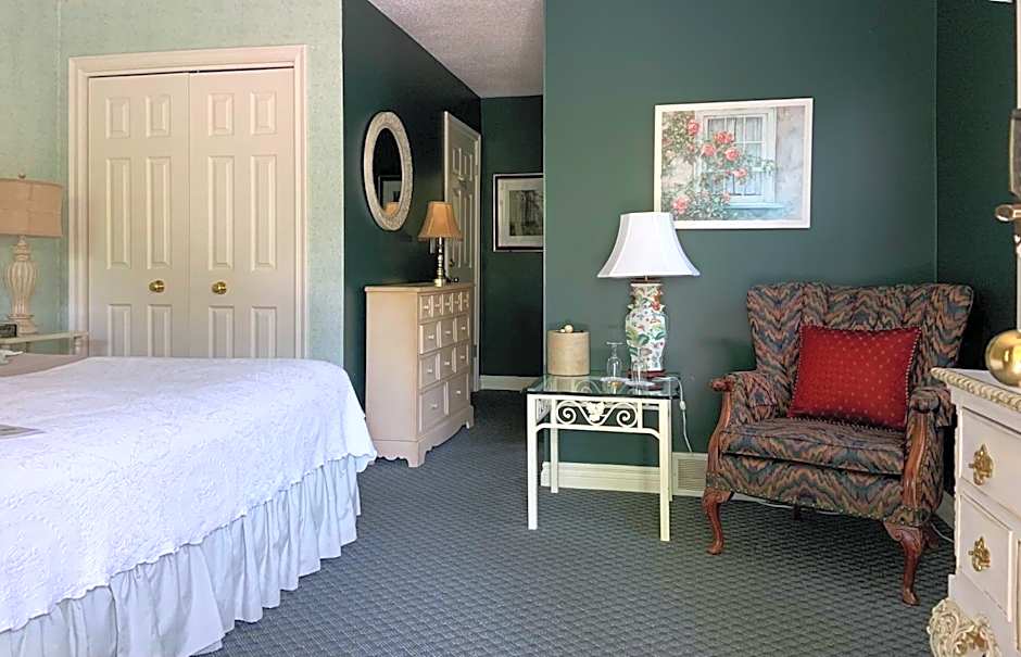 WeatherPine Inn