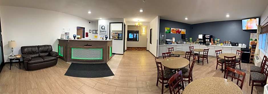 Quality Inn & Suites Eau Claire University Area