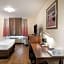 Downtown Hollywood Gardens Inn & Suites