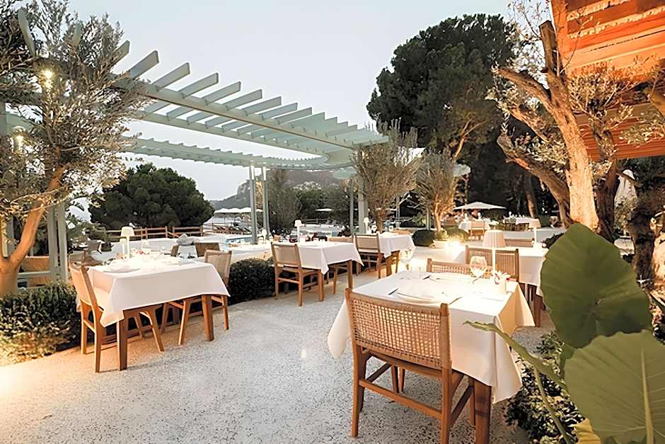 Perios Beach House - Adults Only