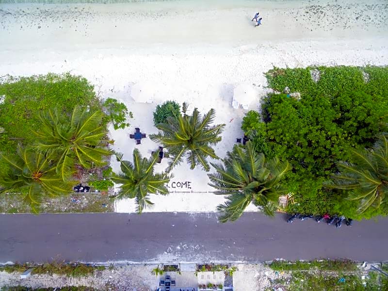 The White Harp Beach Hotel