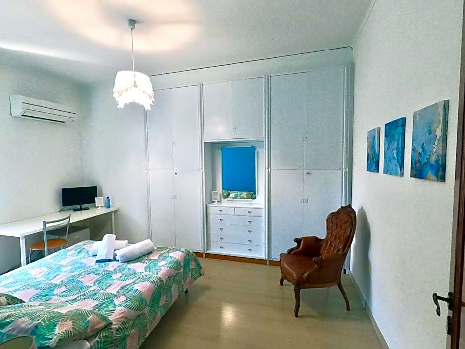 Bella Vita Guesthouse -parcheggio privato interno