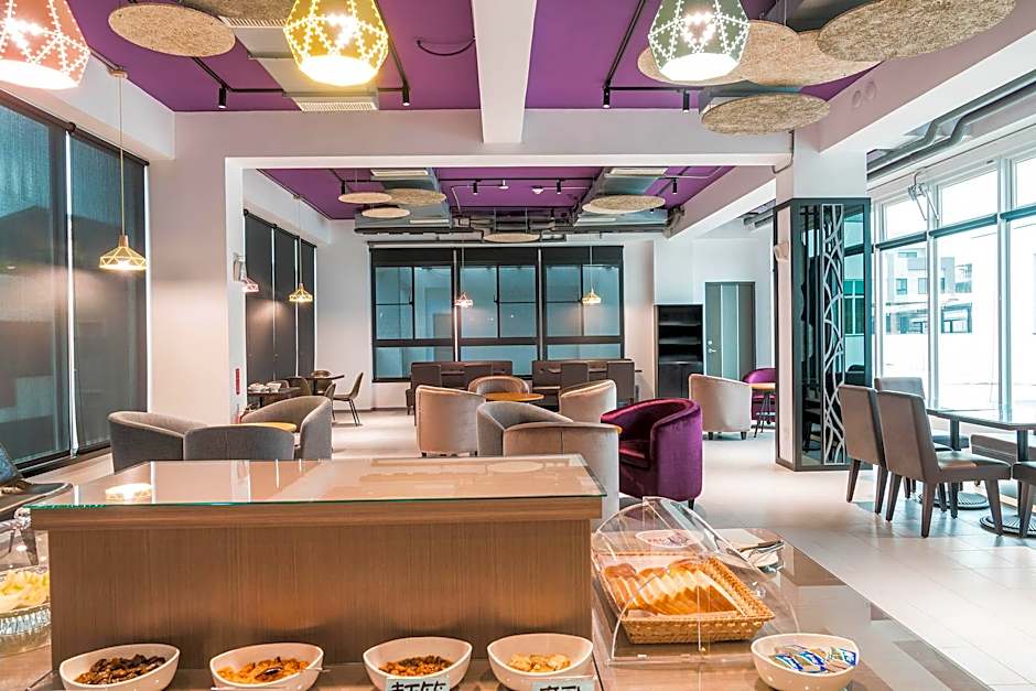 HIGH CLOUD INTERNATIONAL BUSINESS HOTEL