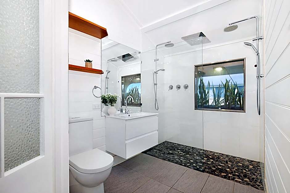 Gladstone Backpackers