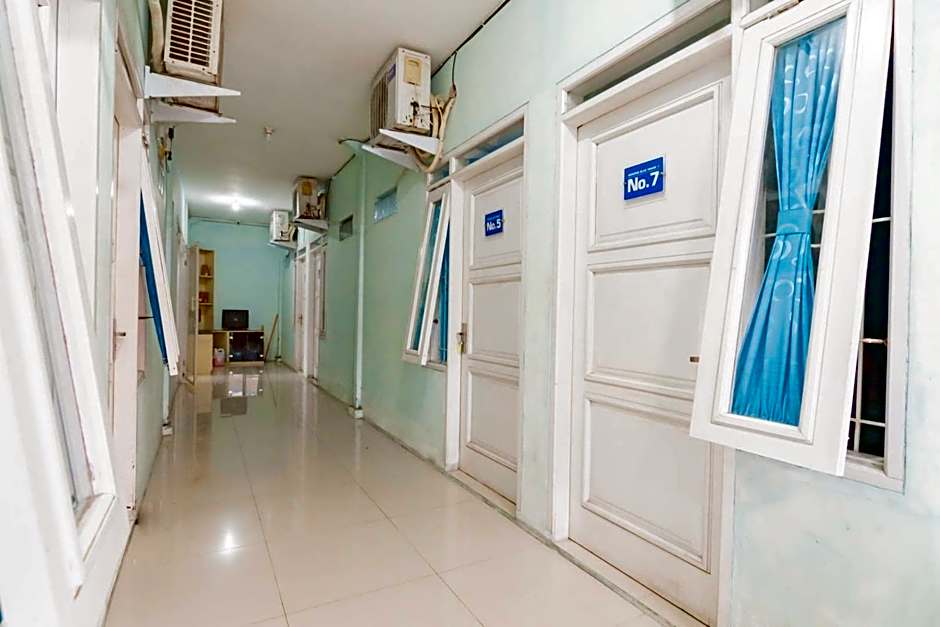 RedDoorz Syariah At Jl Pangeran Hidayatullah Cianjur