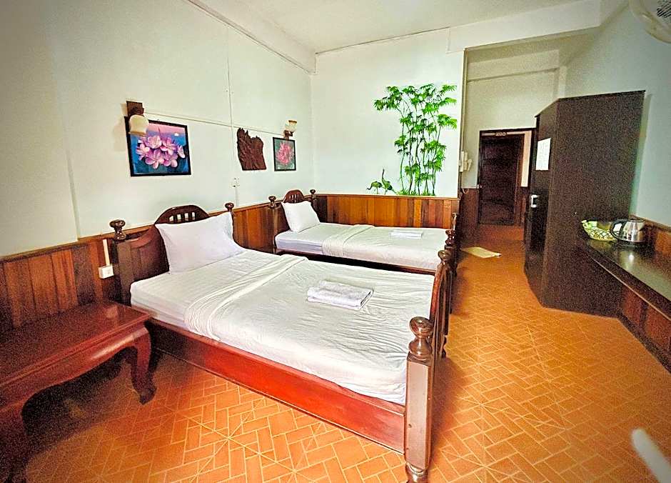 Domon Riverside Hotel