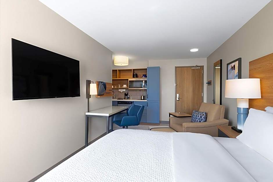 Candlewood Suites McPherson By IHG