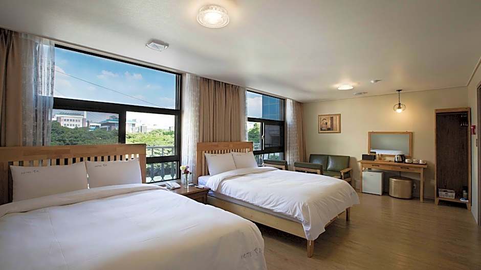 Elin Hotel