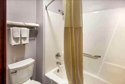 Quality Inn & Suites Cincinnati I-275