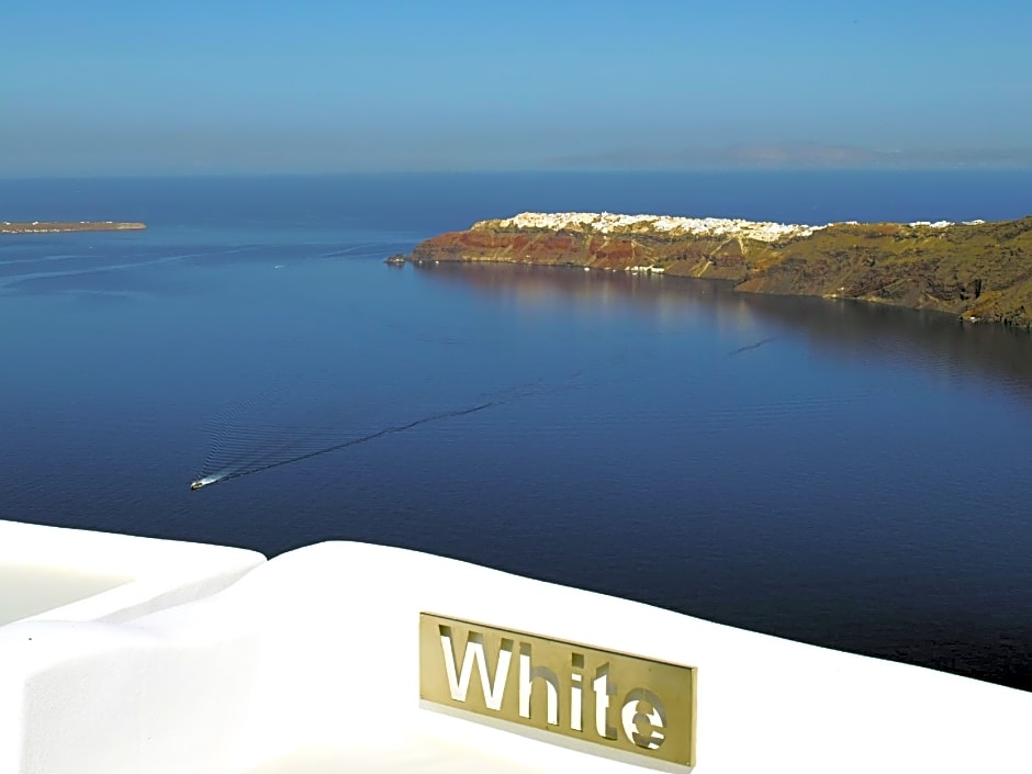 White Santorini Suites & Spa