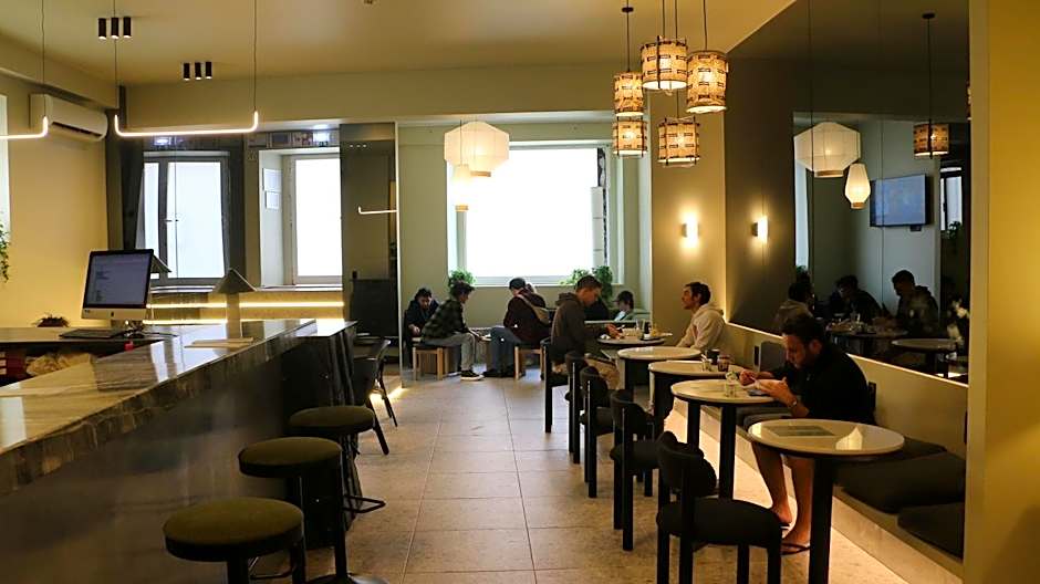 Gspot Hostels & Love Triangles Pizzeria