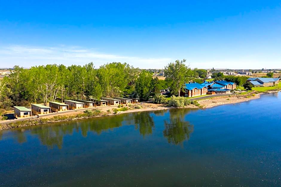 River Lodge and Cabins