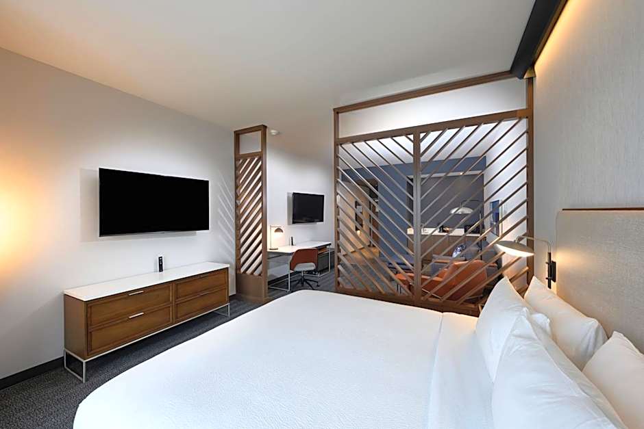 Courtyard by Marriott Charlotte Waverly