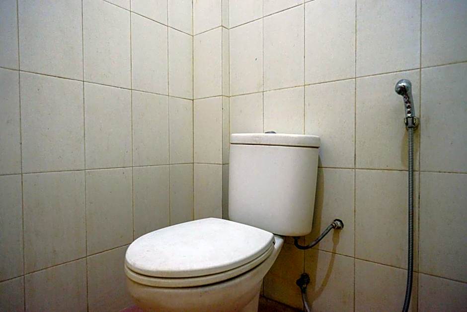 Pandawa Guest House At Ngaliyan Square Mitra RedDoorz