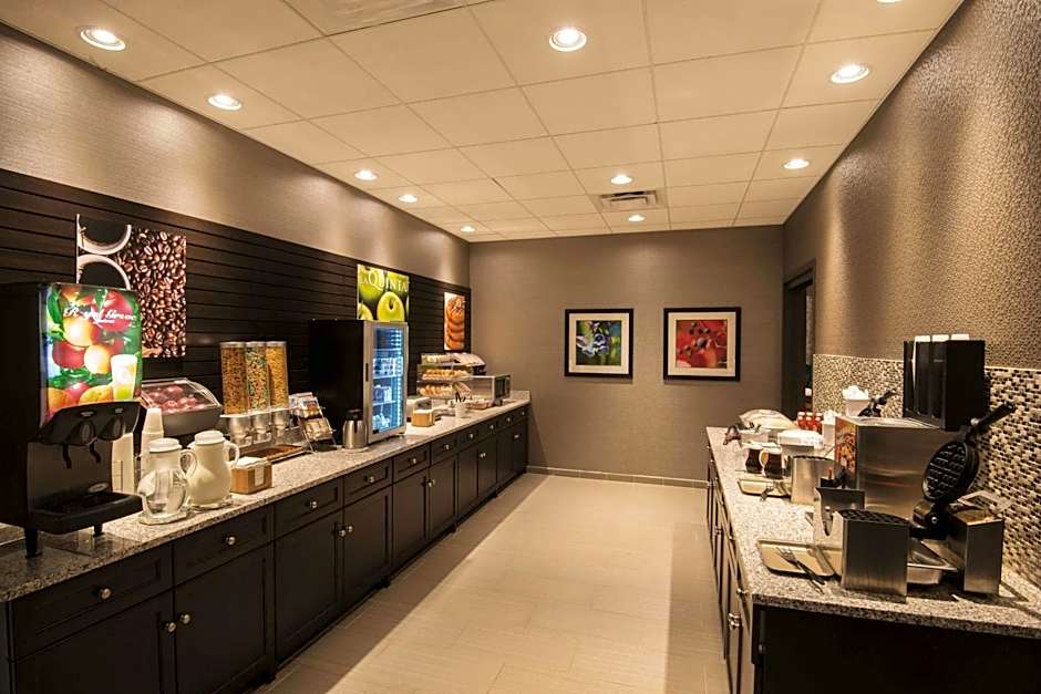 La Quinta Inn & Suites by Wyndham Lynchburg At Liberty Univ.