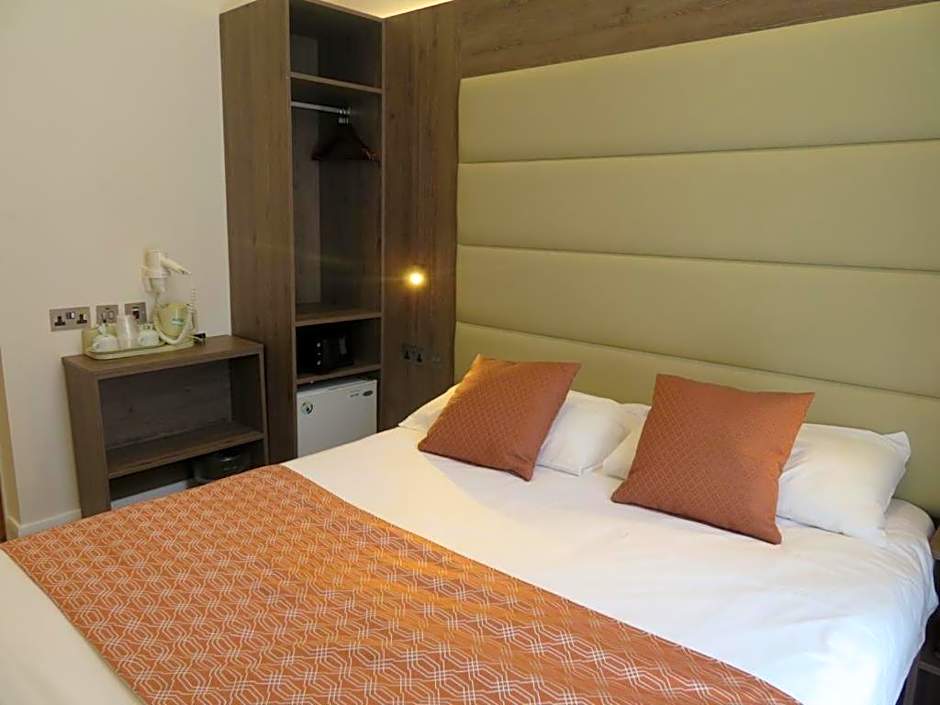 Glendale Hyde Park Hotel