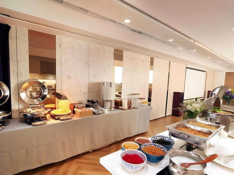 Calligraphy Greenway Hotel