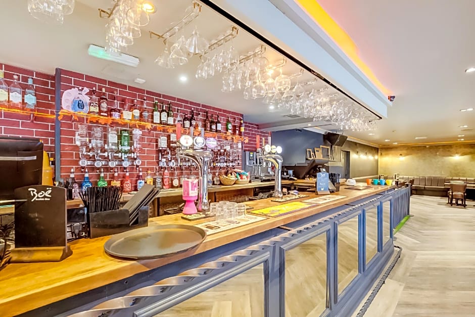 OYO Lomond Park Hotel