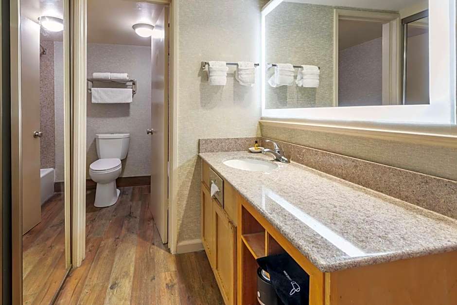 Best Western Plus Hill House