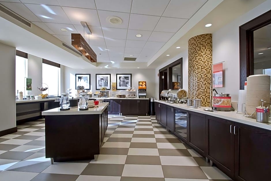 Hampton Inn By Hilton & Suites Columbus-Downtown