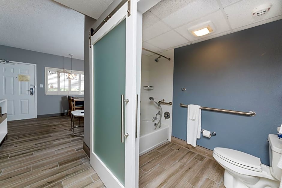 DoubleTree Suites by Hilton Melbourne Beach Oceanfront