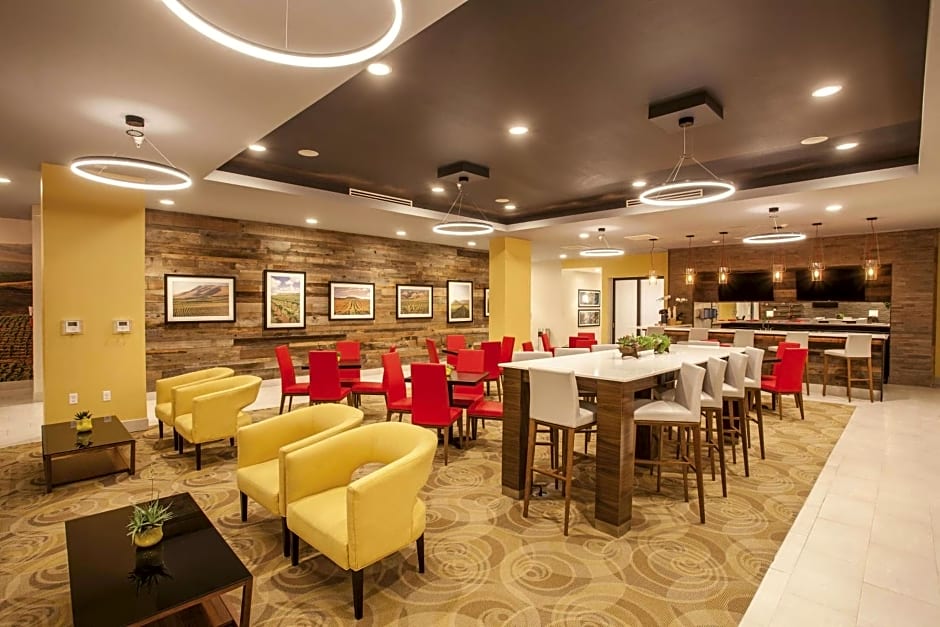 La Quinta Inn & Suites by Wyndham Morgan Hill -San Jose South