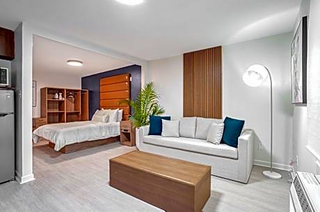 Redamo Suites