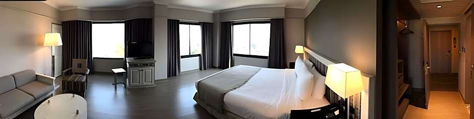 Grand Riverside Hotel