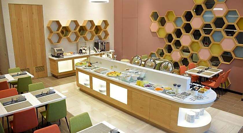 Golden Tulip Glory Fine Hotel