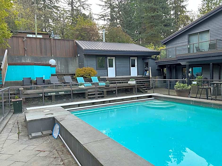 The Lions Self Contained Suite, Shared Pool, Hot Tub, Views