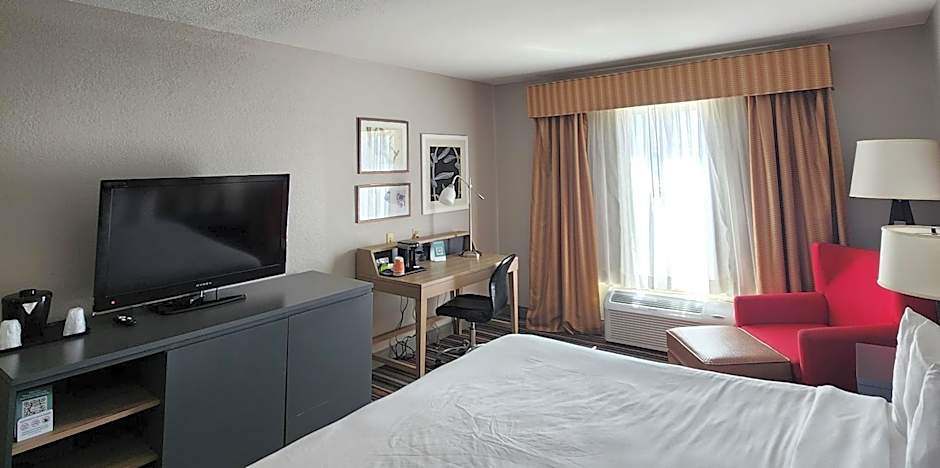 Country Inn & Suites by Radisson, Topeka West, KS