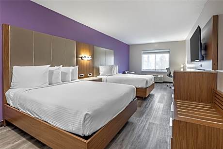 Queen Room with Two Queen Beds - Upper Floor